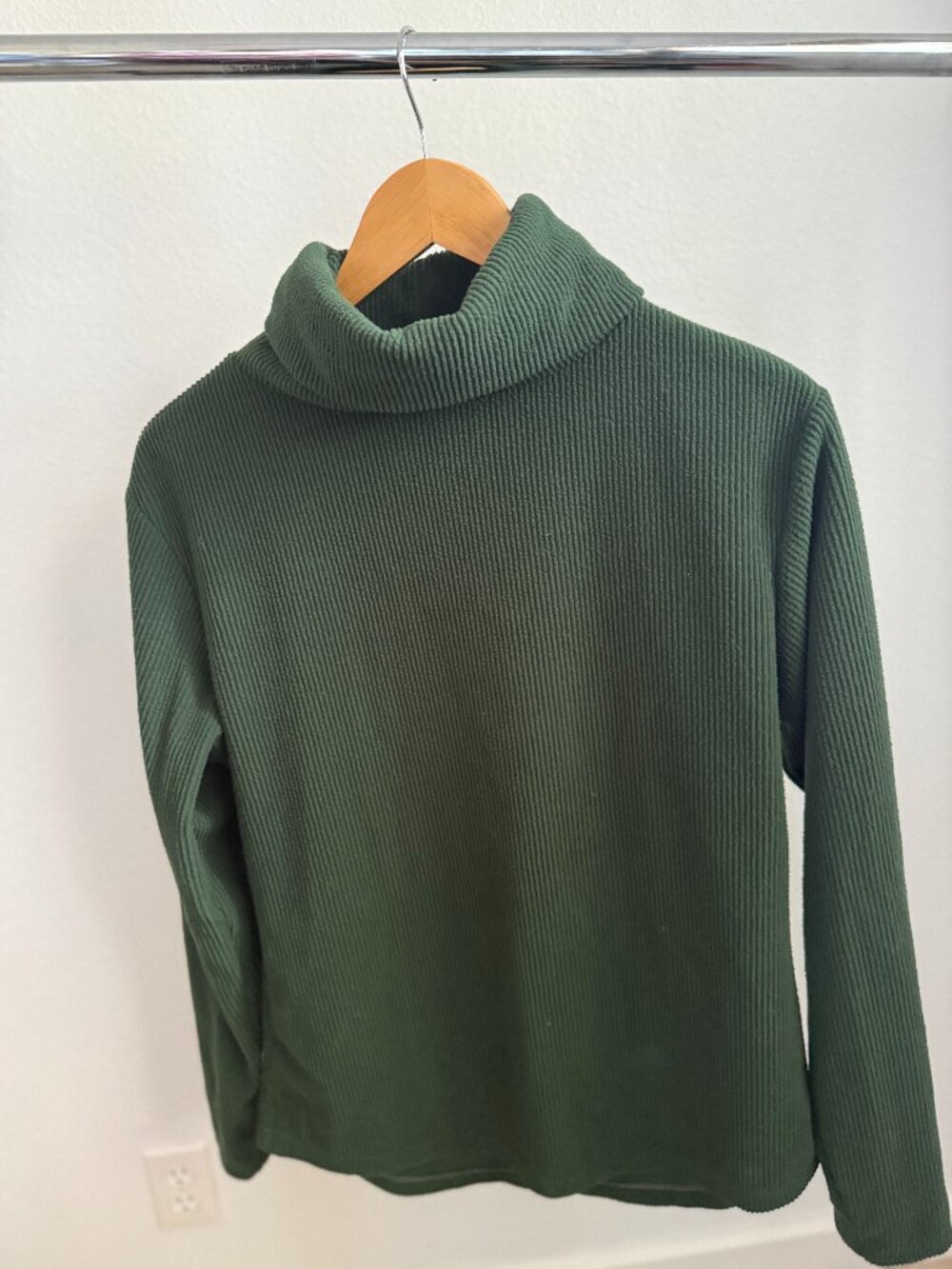 NWT Youer Grounded Ribbed Turtleneck Top Dark Green Sustainable Pullover S